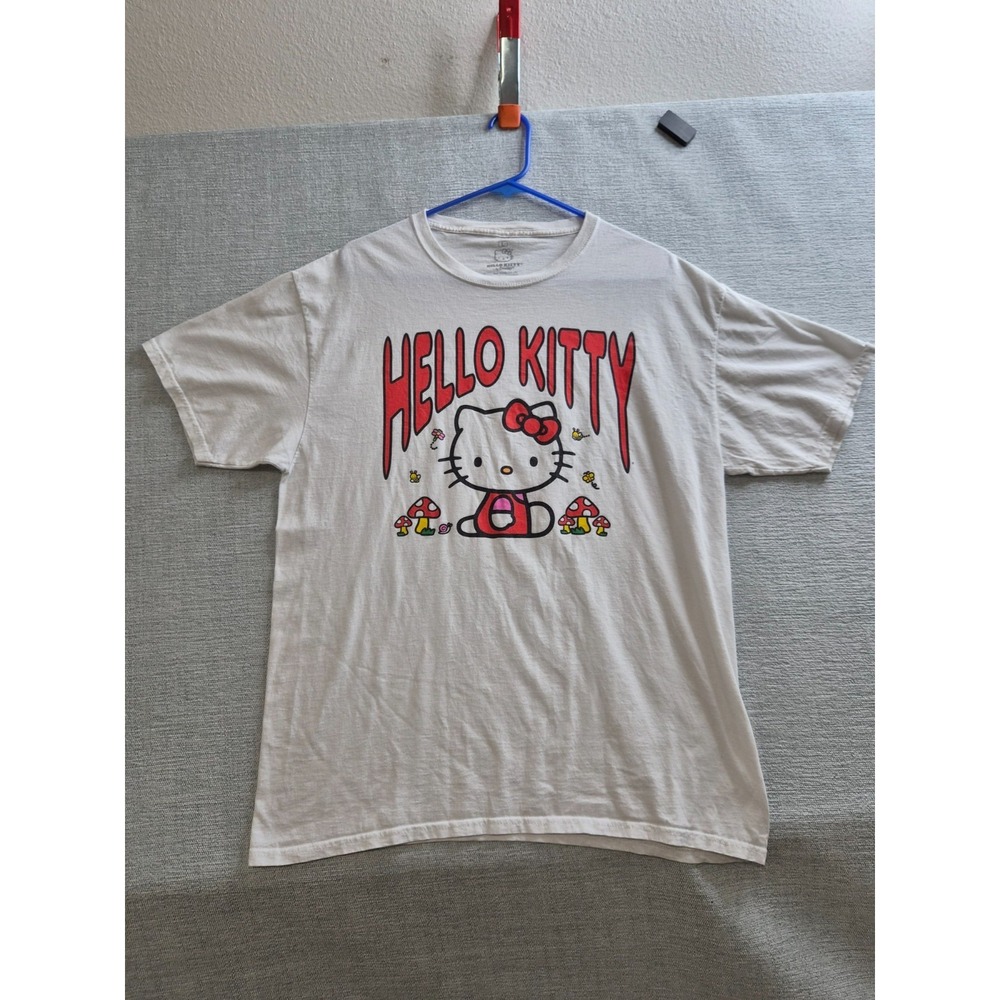 Sanrio T Shirt Womens Large White Graphic Print Hello Kitty Mushroom Bees Cotton